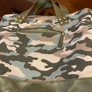 It’s a camouflage shoulder bag